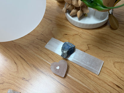 Meditation, Energy Manifestation | Raw Chakra Crystal Kit  | 7 Raw Healing Stones + Selenite & Rose Quartz Heart
